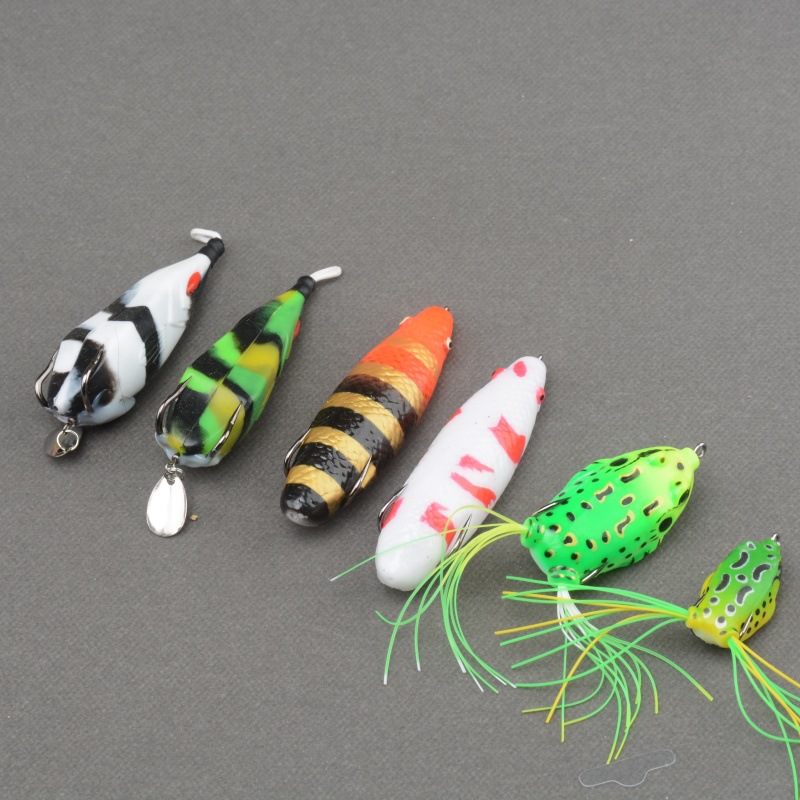 Rana fea Rana del trueno de tiro largo Rana de cueva de hierba pesada Rana Luya Verano Rana de simulación negra Pez negro para matar cebo falso