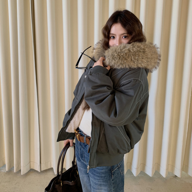 Women's padded parka with faux rabbit fur collar and hood, 2023 winter outerwear, American retro style, unisex Women's padded parka with faux rabbit fur collar and hood, 2023 winter outerwear, American retro style, unisex