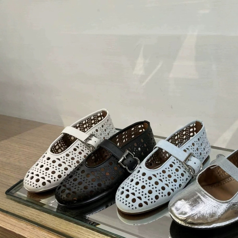 Women's Flat Shoes with Round Toe, Cut-Out Design, Single Strap Mary Jane Shoes, Shallow Mouth, Single Buckle, Versatile Ballet Style, Mid-Heel