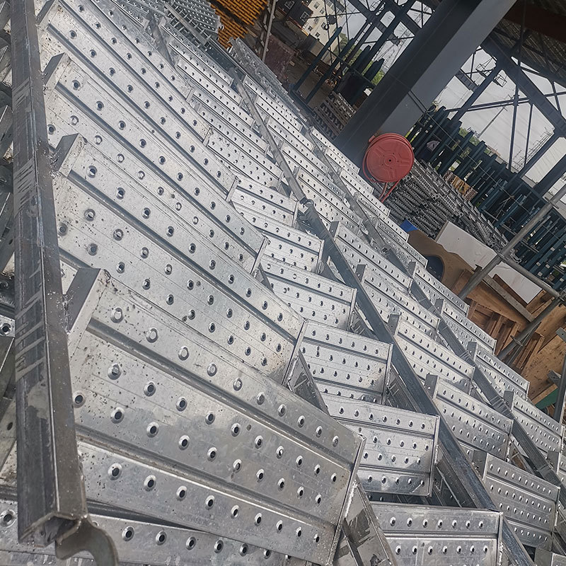 现货盘扣爬梯可拆卸建筑工地爬梯高空作业平台直爬梯脚手架供应