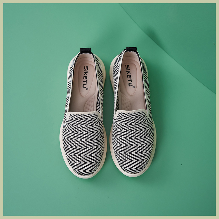 B888-42025 Herbst Winter Neue Licht Kissen Anti-Slip Runde Kappe Mittleren Alters Und Ältere Komfortable Atmungsaktive Flache Schuhe_voghion.com