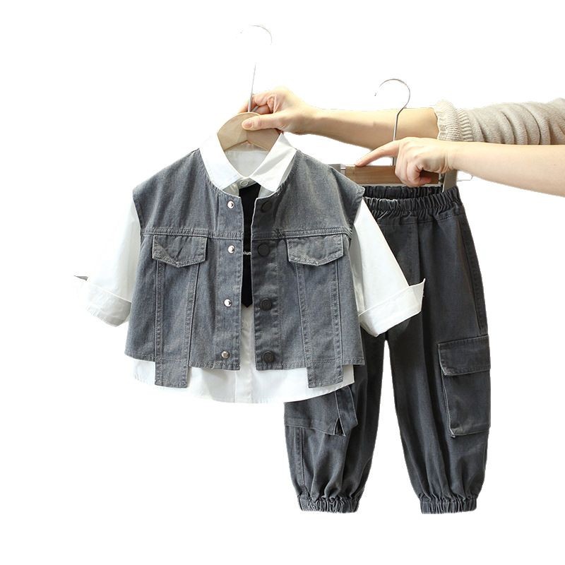 7683 traje de primavera para niños 2025 nuevo traje de mezclilla de moda occidental para niños de tres piezas ropa de primavera y otoño para bebés