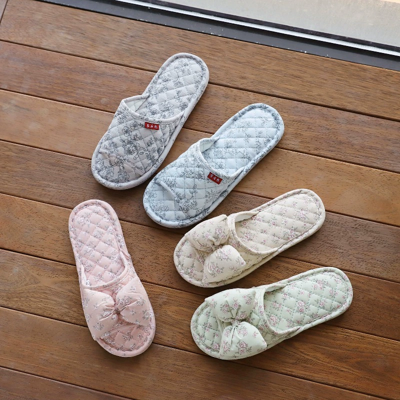 Универсальные четырехсезонные тапочки из утолщенной ткани с цветочным принтом на тканевой подошве, домашние бесшумные нескользящие тапочки на мягкой подошве