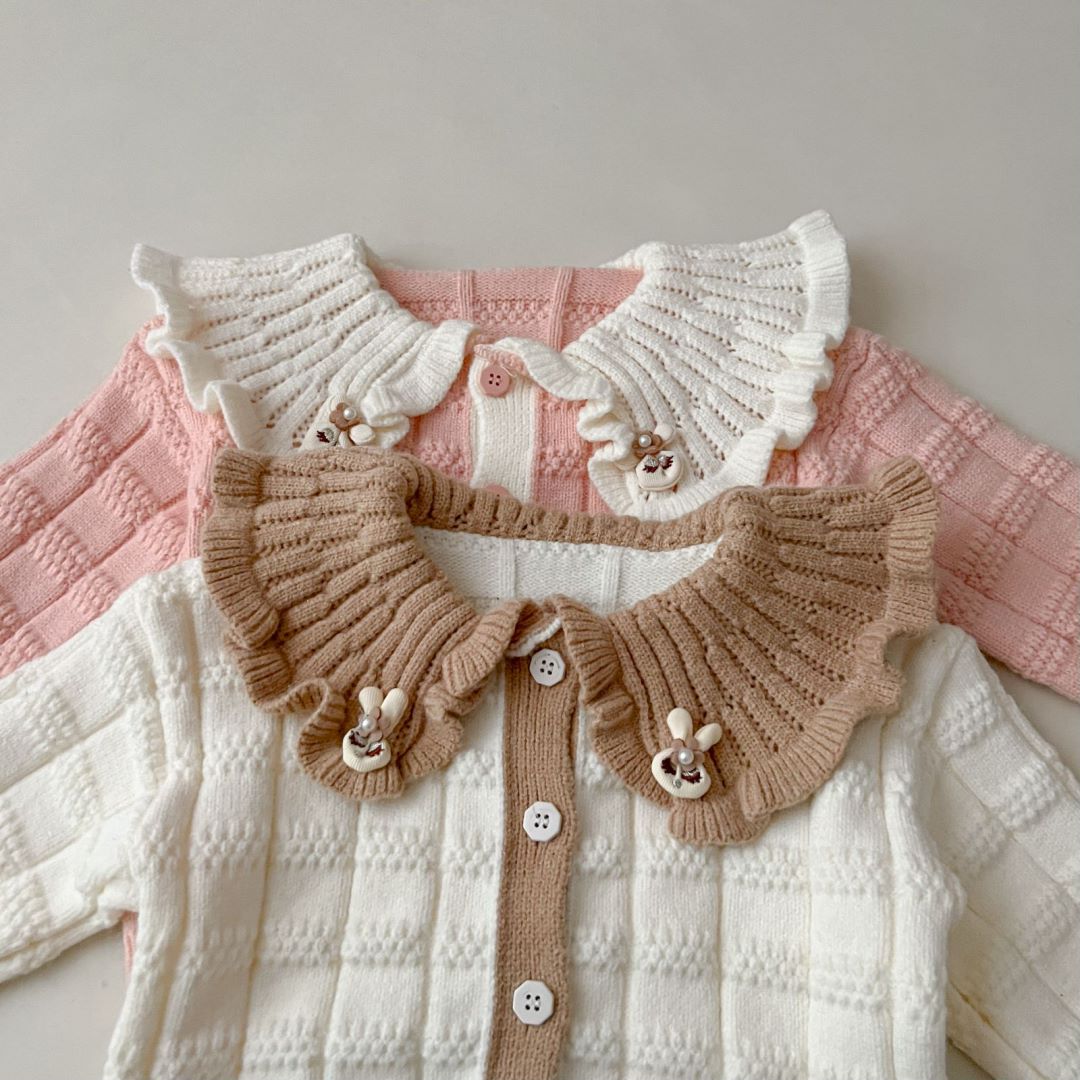 Giacca lavorata a maglia in due pezzi da ragazza 2023 autunno / inverno nuovo cardigan con risvolto grande per ragazza coniglio con maglione carino_voghion.com