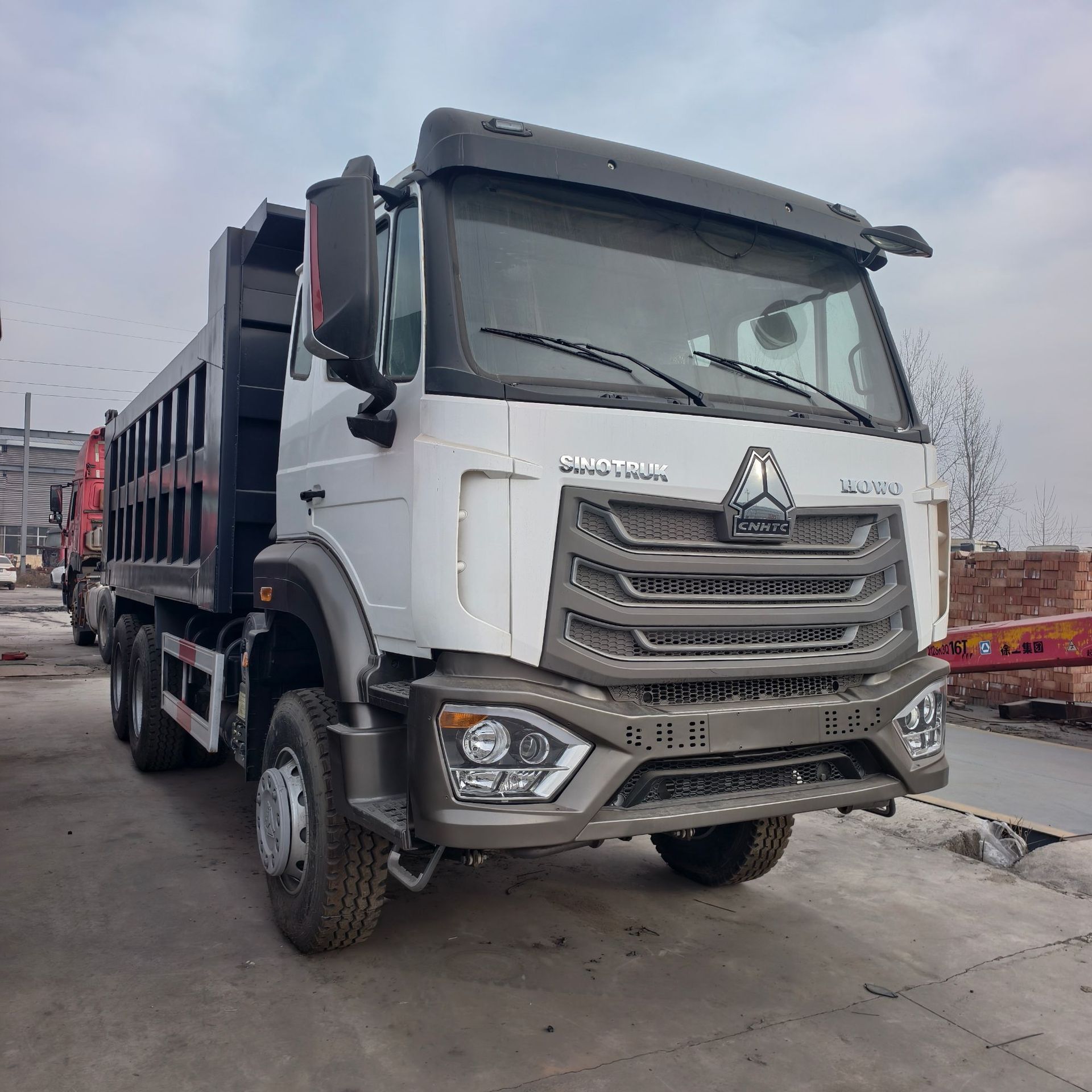 Cross-Border Refurbished Howo Nx6X4 Dump Truck 375 Horsepower 371 Horsepower Dump Truck Export to the Middle East