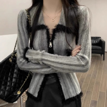 渐变色毛毛拼接短款毛衣外套女春秋冬双拉链修身翻领针织开衫上衣