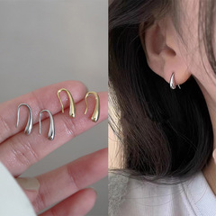 シンプルで小さな水滴のイヤリングの女性の文芸の冷たい風のファッション的な個性の気質の耳フックins風の極めて簡単な銅の耳飾り