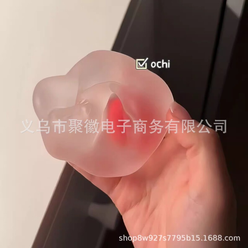 イチゴのサツマイモはつまみます。|undefined