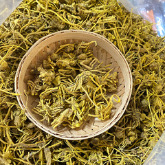 雪山黄龍茶走江湖露店フェア黄龍草頭子草の根茶黄金果百花茶花草茶