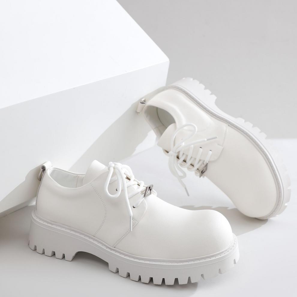 ShoeVault White Cleanfit Herrenschuh, Derby mit Zehensteg, der die Körpergröße erhöht und sich ideal für Pendler eignet, trendiges Ledermodell für Herren (2025)._voghion.com