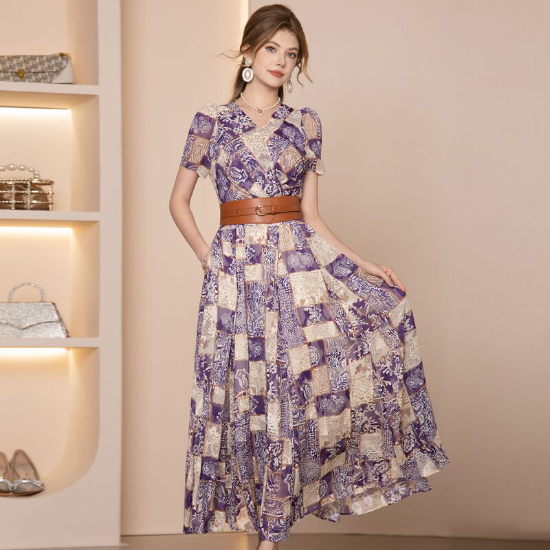 Zhilai's dress suitable for beach photoshoots is a high-end, lightweight, long purple floral dress, new summer model 2026 Zhilai's dress suitable for beach photoshoots is a high-end, lightweight, long purple floral dress, new summer model 2026