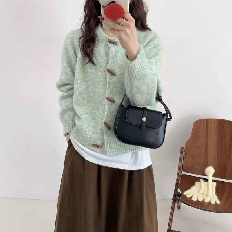 Hengbin Tai College Style Horn Button Soft and Comfortable Korean Style Loose Lazy Style Sweater Jacket Knitted Cardigan for Women Hengbin Tai College Style Horn Button Soft and Comfortable Korean Style Loose Lazy Style Sweater Jacket Knitted Cardigan for Women