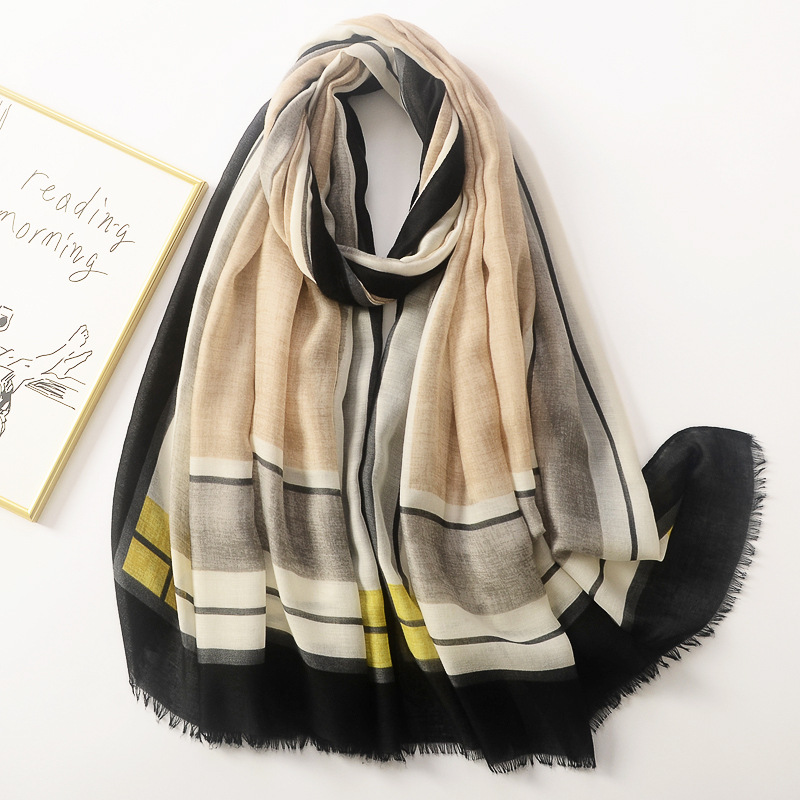 2022 japonés y coreano elegante color a juego de moda impresa bufanda grande algodón y lino sensación bufanda de viaje protector solar chal Toalla de playa