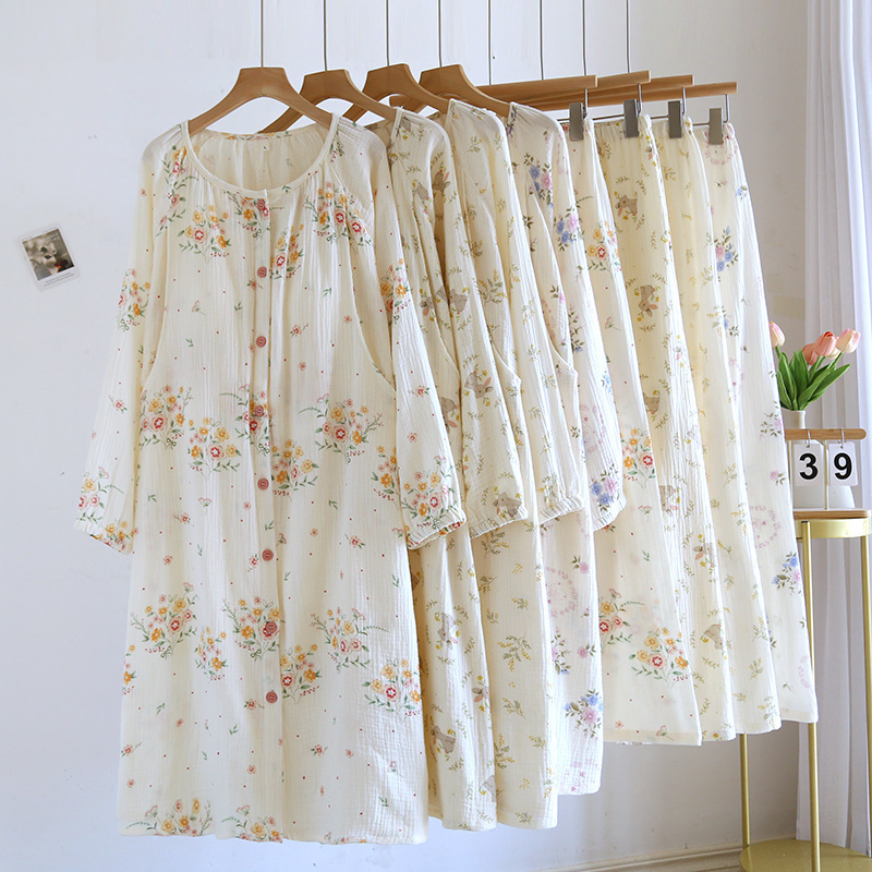 A variety of spring and summer pregnant women's cotton crepe monthly clothing to be produced skirt plus pants suit postpartum nursing nightgown feeding