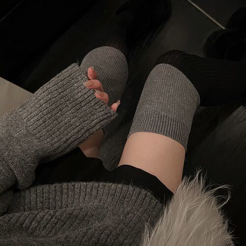 Black and Grey Striped Mid-Calf to Knee Over-the-Knee Ins Trend Student Black Ankle Socks for Women, Autumn and Winter