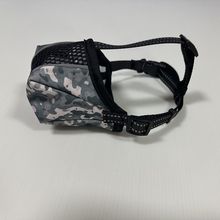 跨境防咬狗狗嘴套网布透气防叫防乱吃东西大小型犬嘴套dog muzzle