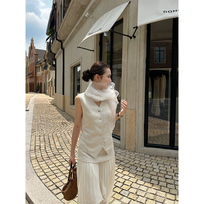 Wanwei Old Money Style V-Neck Top for Women 2026 Summer New Model with Back Cutout and Waist-Cinching Vest 0154