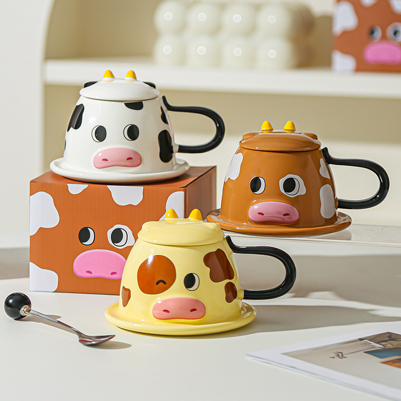 Creativo encantador dibujos animados tridimensionales vaca pareja taza de cerámica taza de agua con cubierta muñeca taza de cafetera taza de café