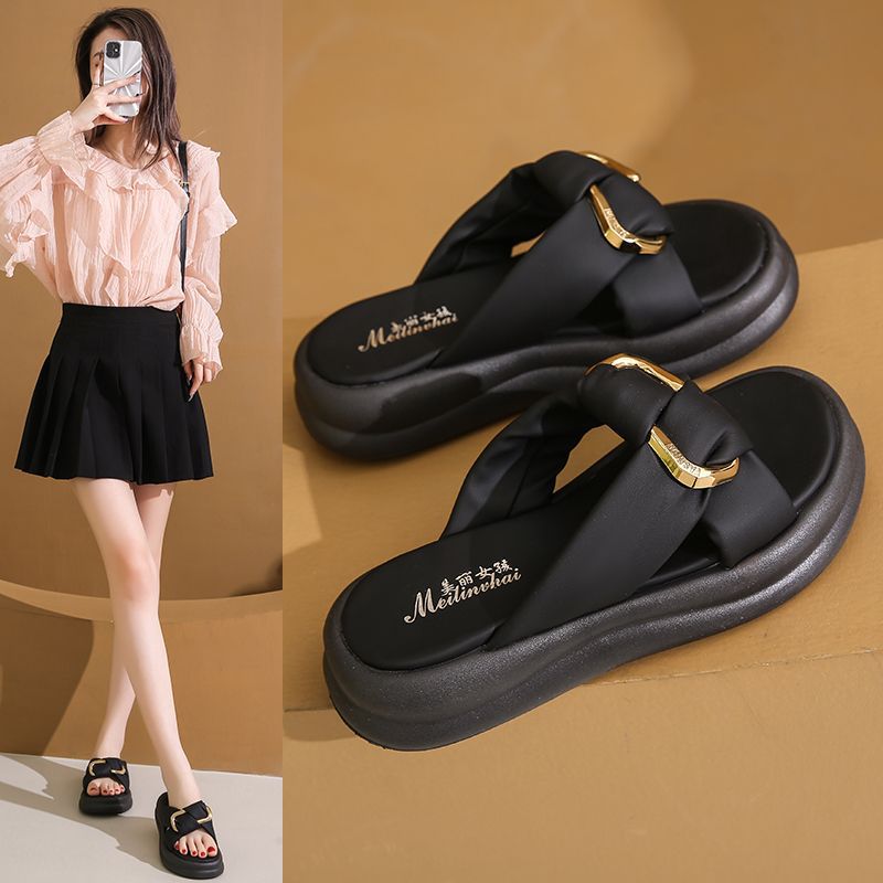 2025 New Style Sandals for Women, Summer Outer Wear, Fairy Style with Skirts, Thick-Soled Beach Sandals, Fashionable Pregnant Women's Slippers