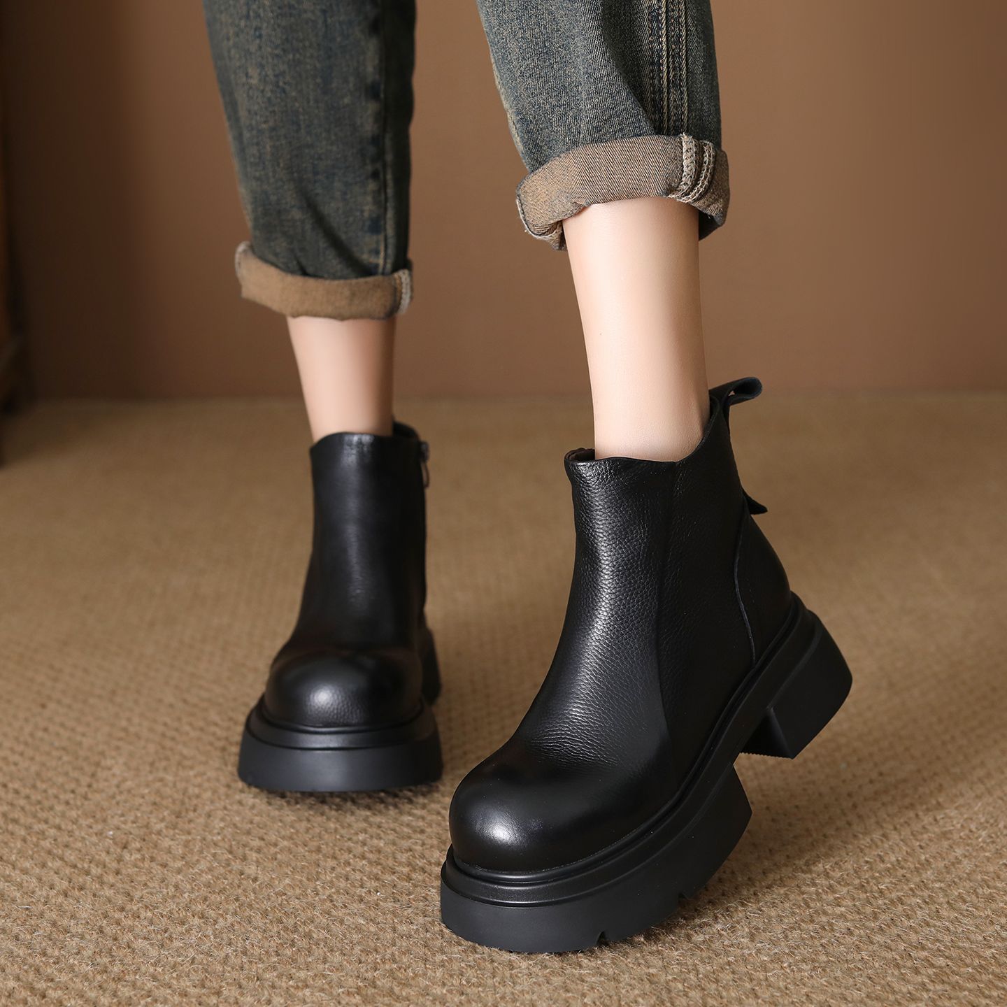 头层牛皮马丁靴女2025秋冬季新款百搭厚底软皮粗跟侧拉链休闲短靴