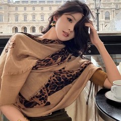 金钱豹豹纹围巾女轻奢时髦时尚高级感外搭棕色披肩时尚气质挂围脖