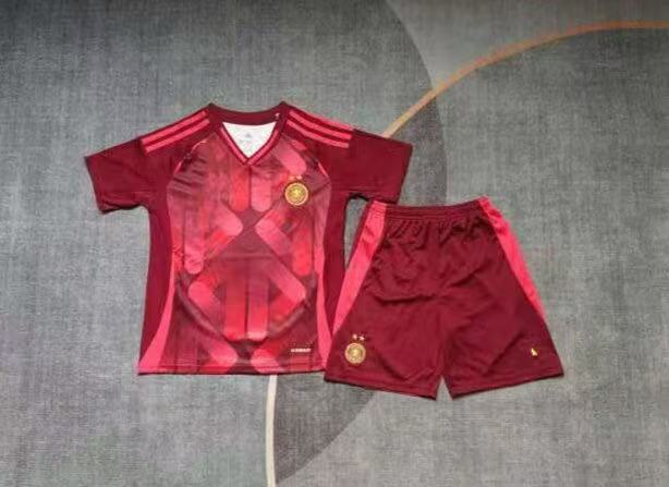 2526 Traje de visitante alemán / 16