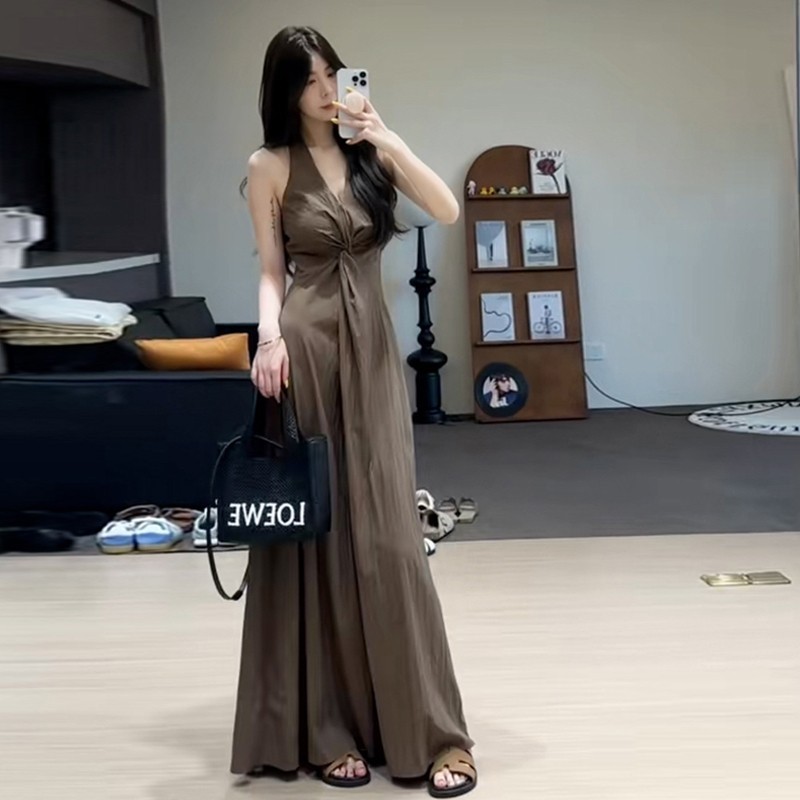 2025 新しい夏のフレンチスタイルのハイエンドブラックサスペンダーホルターネックドレス女性のロイヤルシスタースタイルロングスカート|undefined