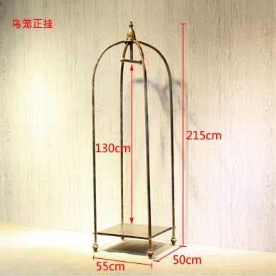 새장이 걸려있다