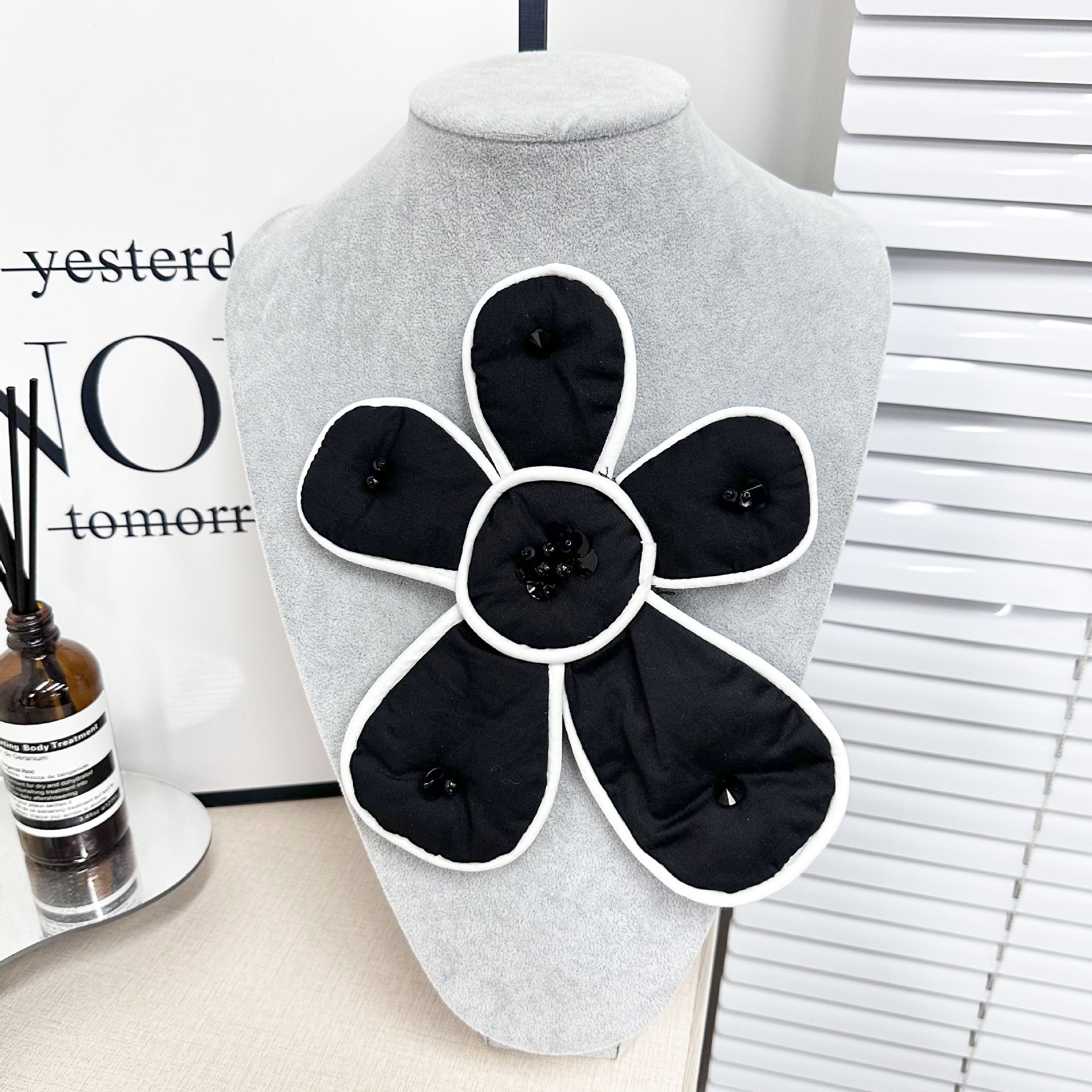 Nuevo bordado de moda relleno de algodón accesorios de flores vestido camisa zapatos sombreros abrigo colgante decoración