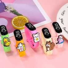 卡通萌趣公仔表LED学生节日礼品创意夜光夜光防水电子手表