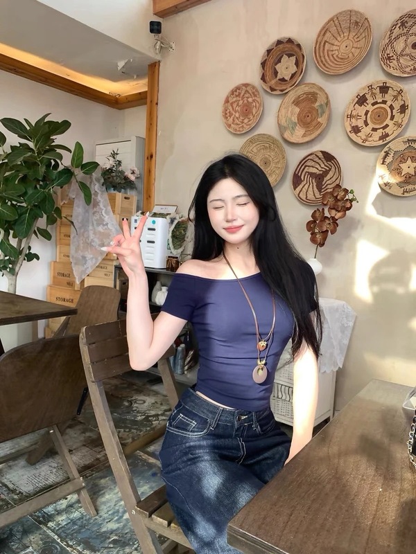 美式辣妹设计感小众纯色斜肩短袖T恤女夏季别致修身显瘦露肩上衣|undefined