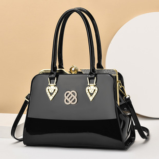 �羳�L����������Ƥ�����̨��Ů���¿���䓼ܰ��r�и��F�μ��