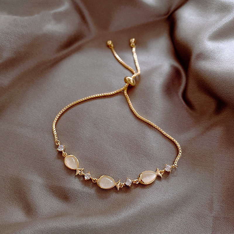 Cat's eye stone simple small fish bracelet women ins tide cold wind niche bracelet personality design temperament jewelry wholesale
