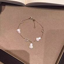 ��ɫ���J���Ů�p��С���߼��о����ִ����ֵ���һ����|�ٴ����