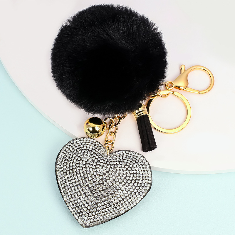Venta caliente transfronteriza terciopelo coreano diamante color sólido amor corazón pelo bola llavero colgante bolso de las mujeres accesorios personalización