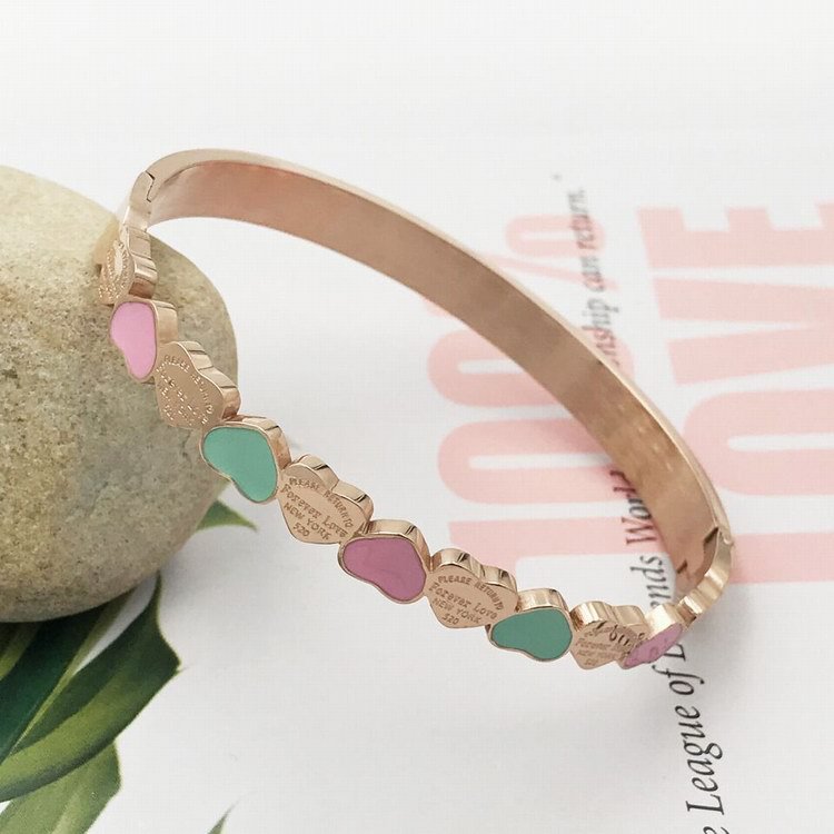 2022 moda ins colorido amor titanio pulsera de acero de alta gama elegante estilo preppy pulsera de acero inoxidable joyería popular