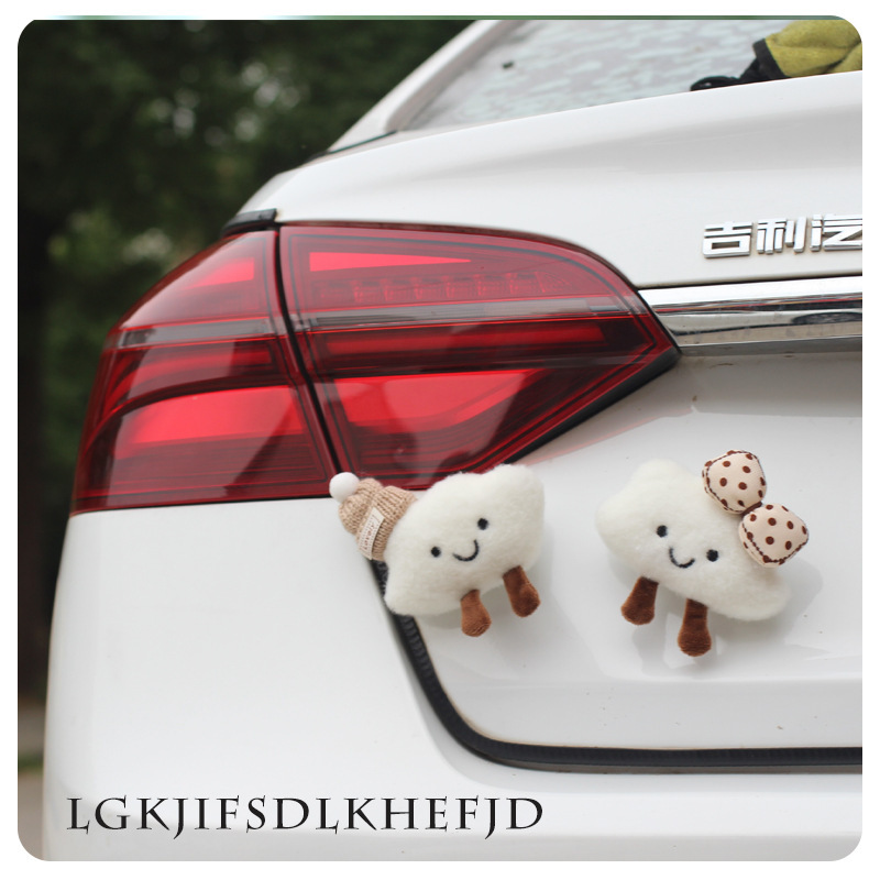 Linda nube decoración de la parte trasera del coche colgante de la parte trasera del coche decoración del coche decoración 2025 celebridad de Internet nueva muñeca chica