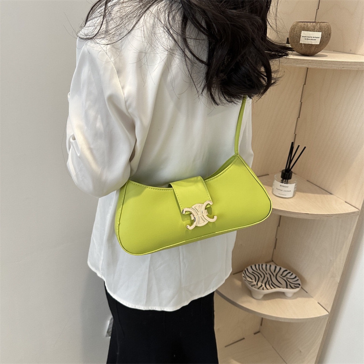 Bolso casual de la axila de la moda para mujer retro diagonal pequeño bolso cuadrado 2024 nuevo bolso de hombro de cercanías de nicho de invierno para mujer