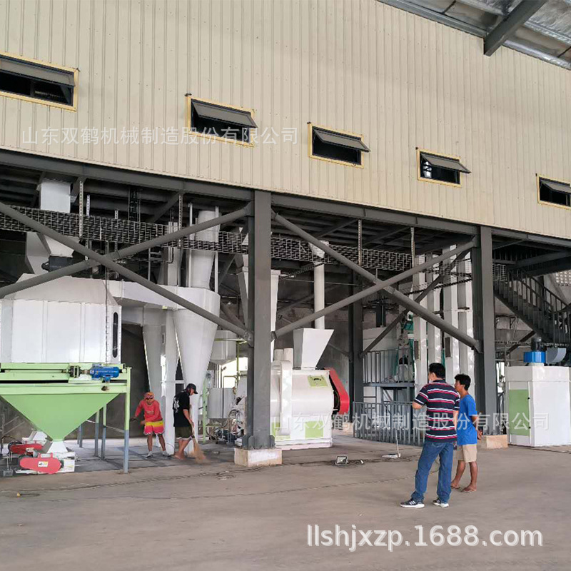 高自动化牛羊精补饲料颗粒生产线 猪鸡颗粒加工设备成套安装调试