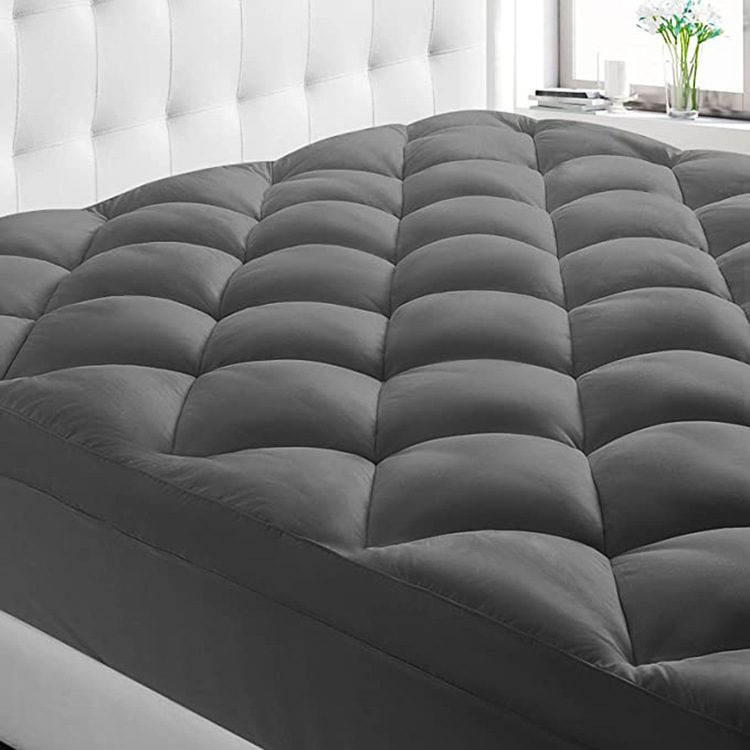 Fábrica directa de tela abrasiva engrosada cama de cama suave acolchón cubierta protectora cama falda almohadilla de colchón desmontable