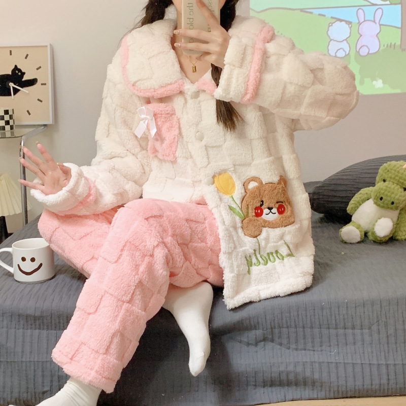 Oso de dibujos animados pijamas mujeres otoño y el invierno espesado coral polar nueva franela más tamaño cardigan bordado inicio