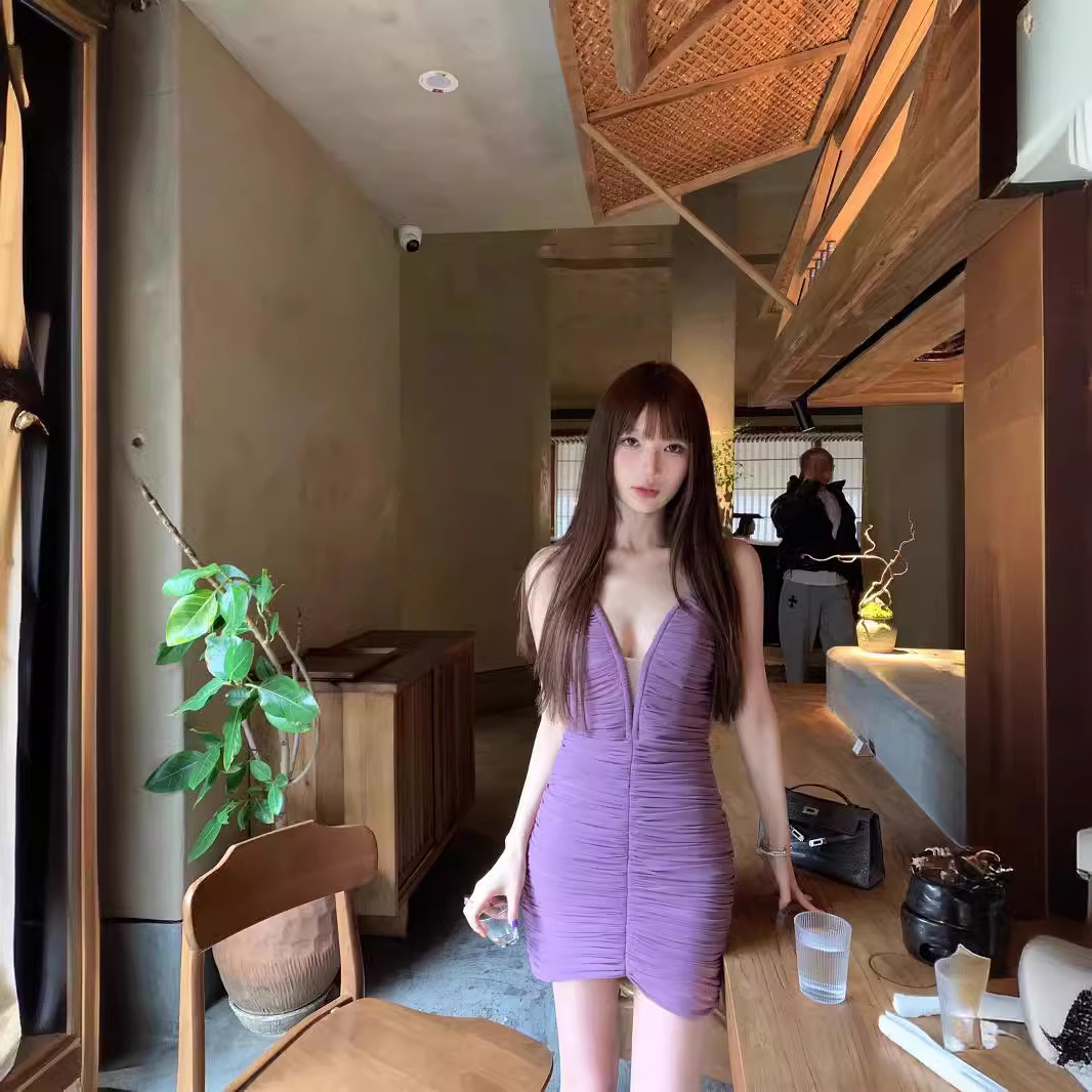 2024 [can't move eyes] goddess temperament sexy deep V chest fishbone slim slim hip dress