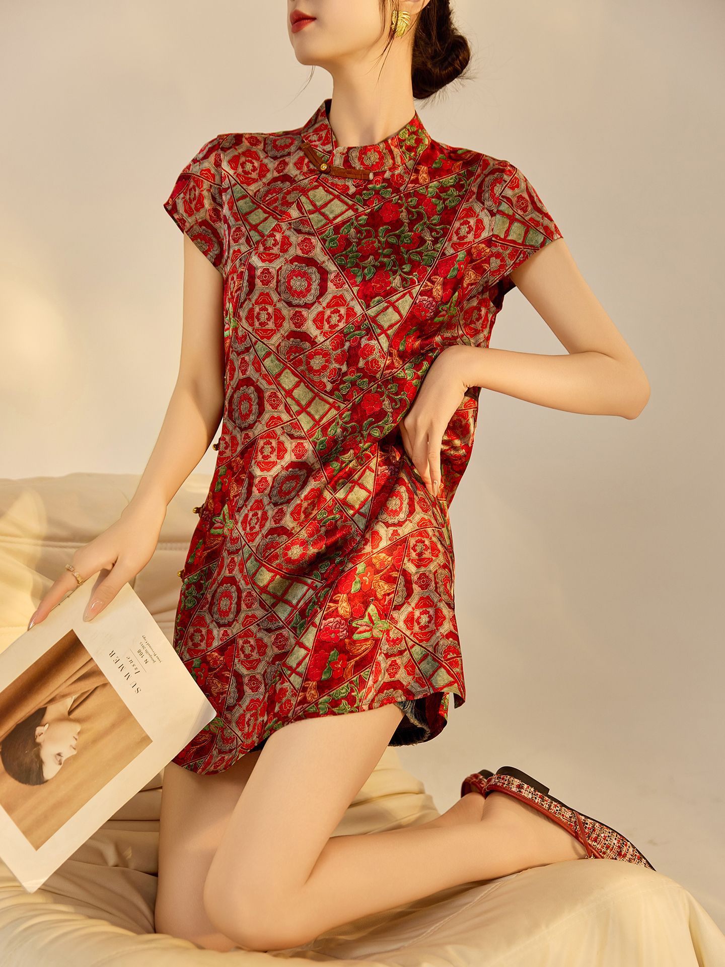 Đầm suông midi chữ A vải rayon thêu hoa cách tân cổ điển Trung Quốc — Màu đỏ san hô, Màu caramel