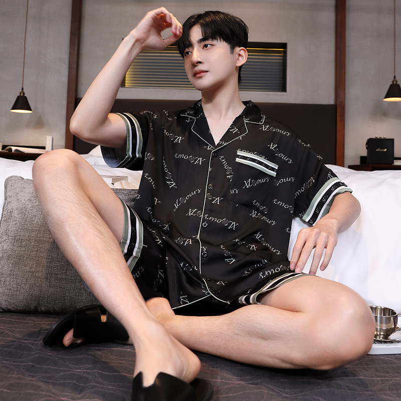 여름 새로운 한국 스타일 라이트 럭셔리 남성 잠옷 얇은 얼음 실크 새틴 카디건 옷깃 반팔 홈웨어 세트