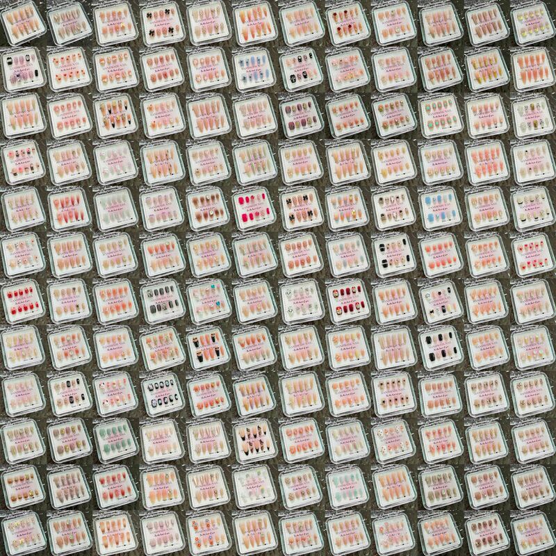 Hundreds of Items That Won'T Sell Can Be Returned. Chinese Style Live Streaming, Elegant and Classy, Popular Items, Night Market Stall Wholesale, Wearable Nail Art