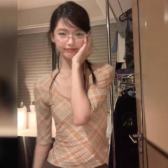 法式复古花边格纹网纱u领中袖t恤女修身显瘦气质独特漂亮短款上衣