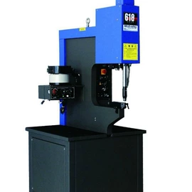 螺柱焊机;螺柱;液压铆钉机