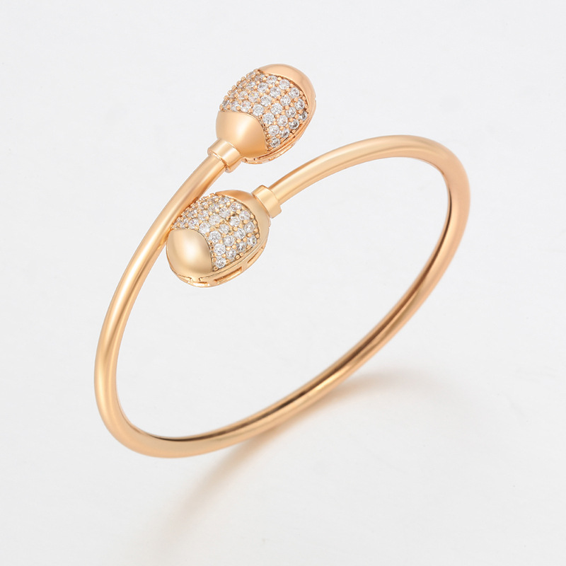 Xuping pulsera de apertura de moda retro aleación de cobre chapado 18k nicho simple diseño de joyas transfronterizas al por mayor mujeres