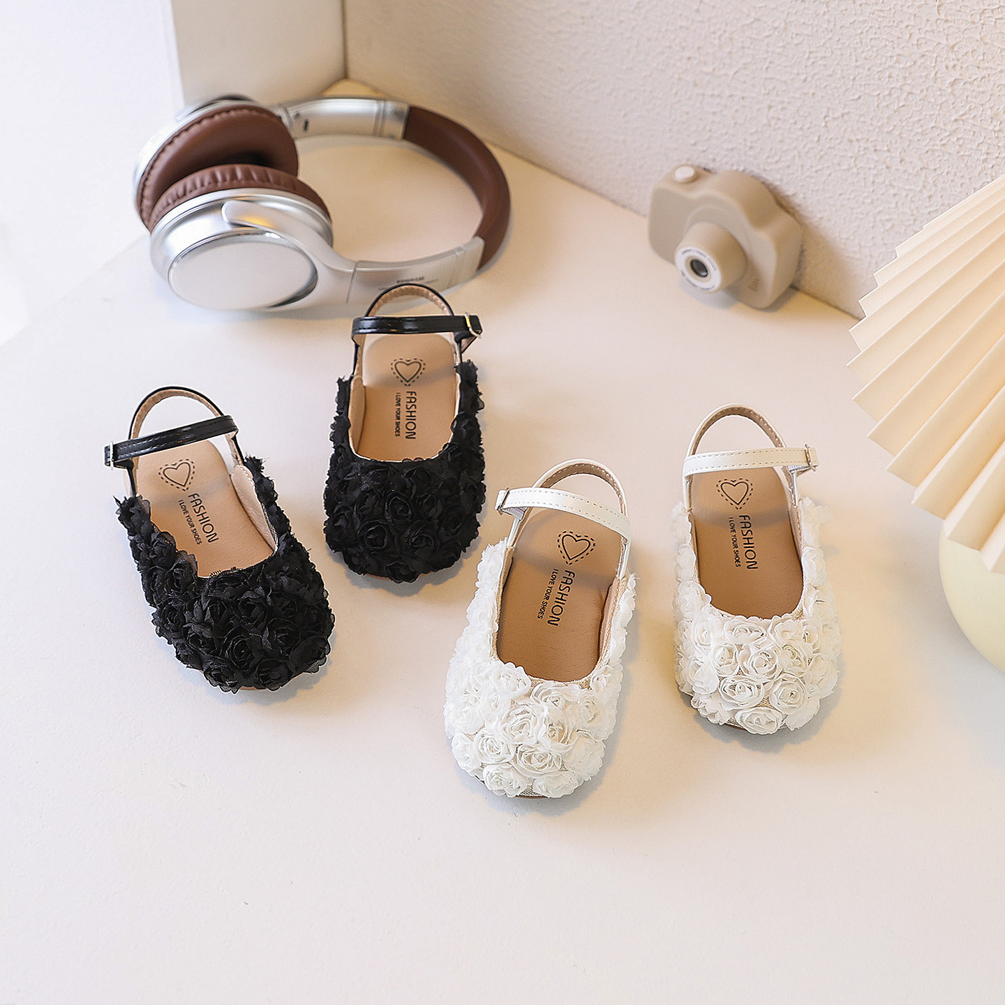 Fashionable children's sandals flower-shaped flat