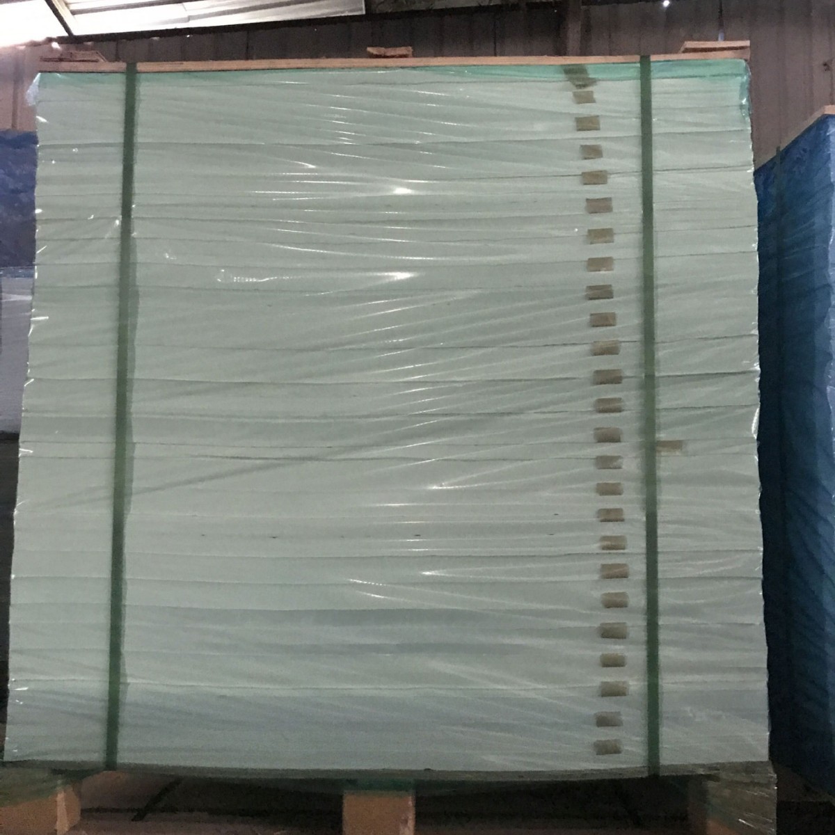 长期大量生产32克白牛皮纸35克单光白牛皮纸40克双面白牛皮纸厂家